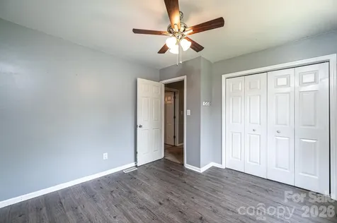4158 Arrowhead Drive NE Hickory NC 28601