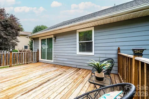 4158 Arrowhead Drive NE Hickory NC 28601
