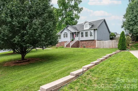 4158 Arrowhead Drive NE Hickory NC 28601