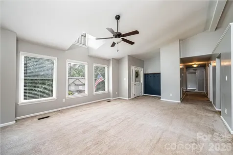 4158 Arrowhead Drive NE Hickory NC 28601