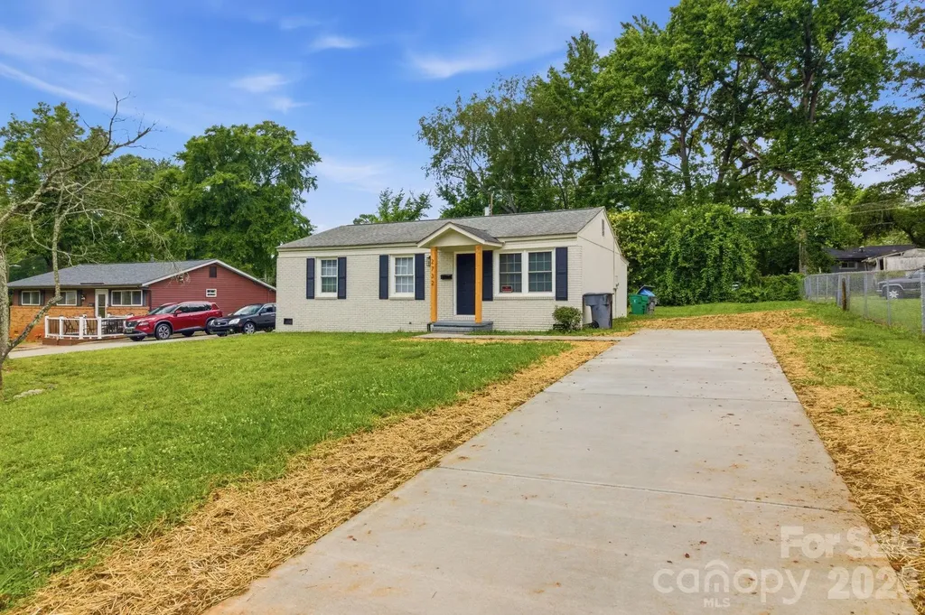 2732 Thornton Road Charlotte NC 28208