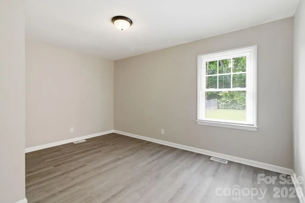 2732 Thornton Road Charlotte NC 28208