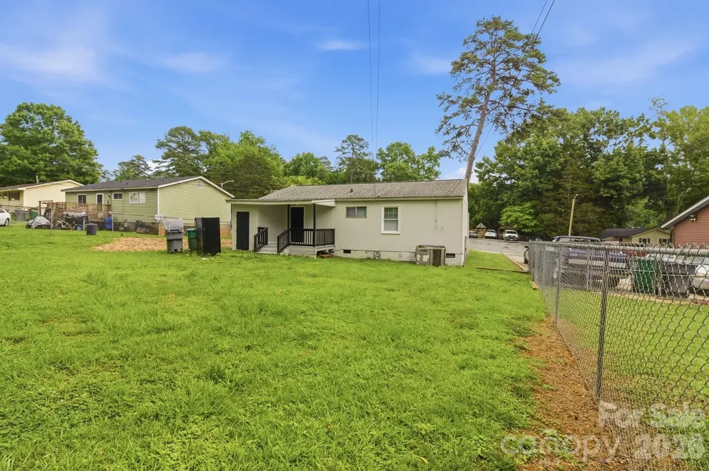2732 Thornton Road Charlotte NC 28208