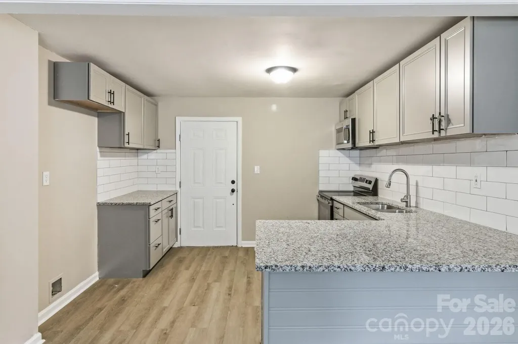 2732 Thornton Road Charlotte NC 28208