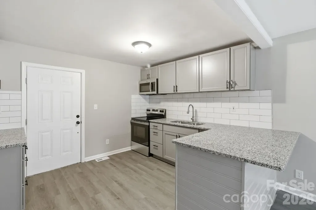 2732 Thornton Road Charlotte NC 28208