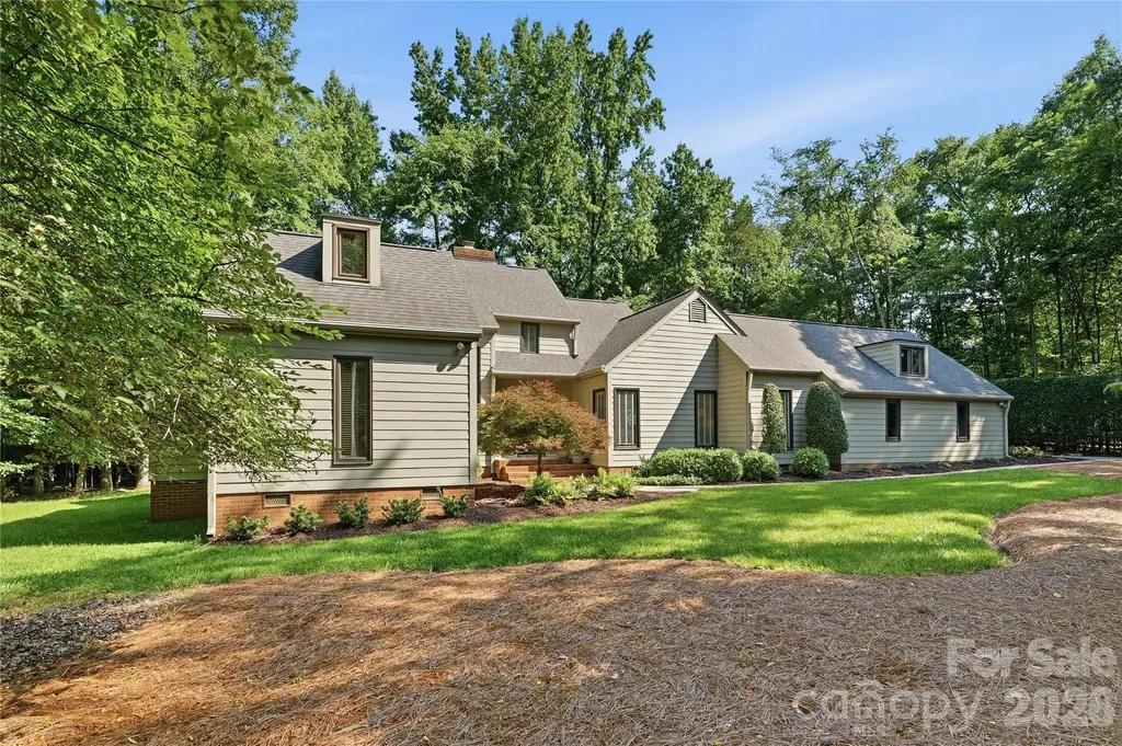 2402 Beaucatcher Lane Charlotte NC 28270