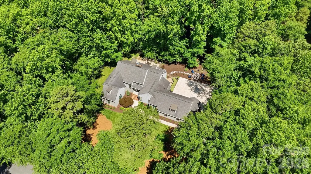 2402 Beaucatcher Lane Charlotte NC 28270