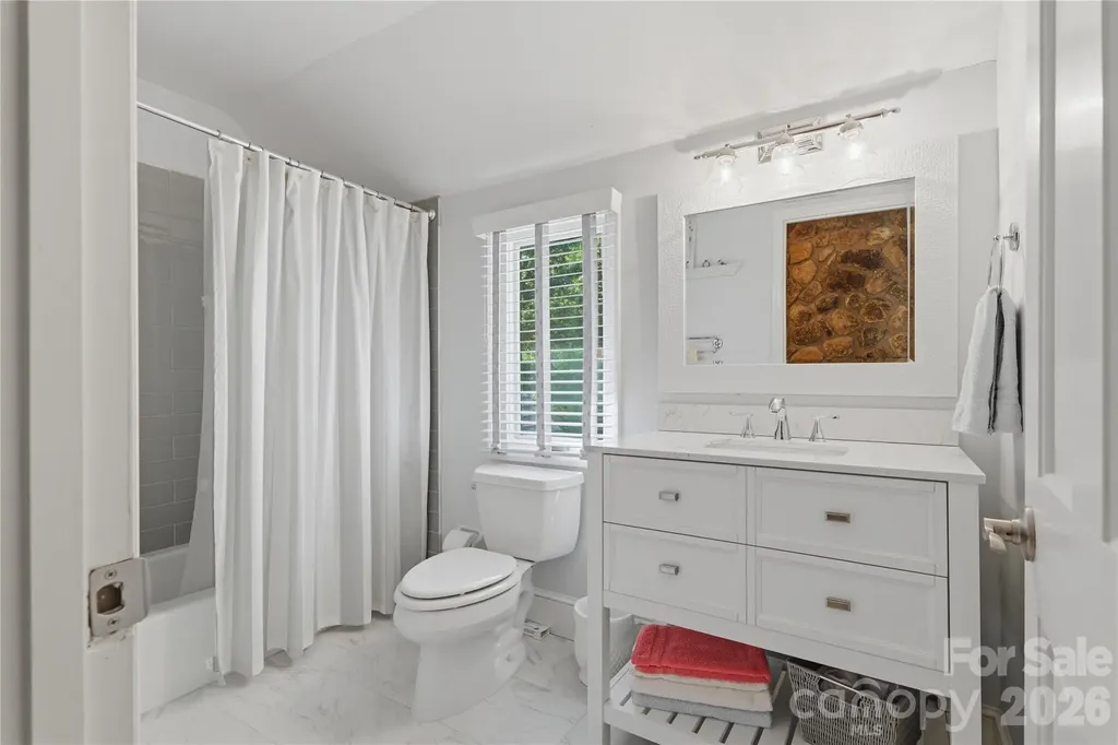 2402 Beaucatcher Lane Charlotte NC 28270
