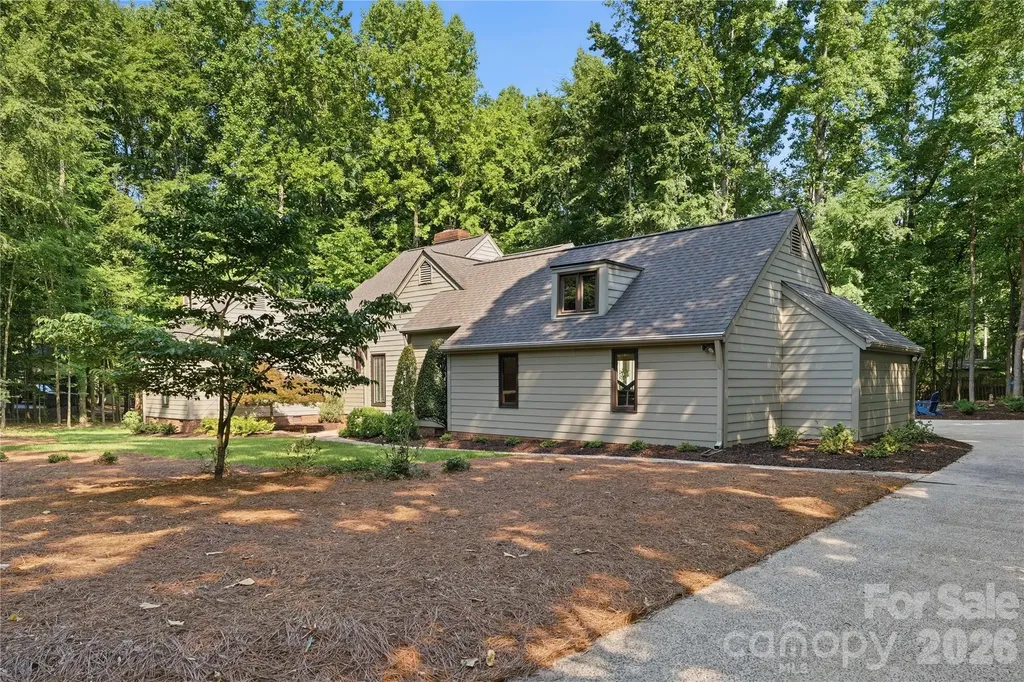 2402 Beaucatcher Lane Charlotte NC 28270