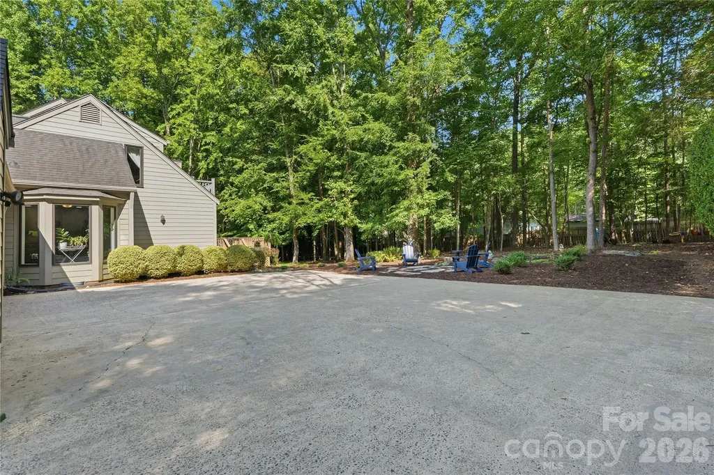 2402 Beaucatcher Lane Charlotte NC 28270