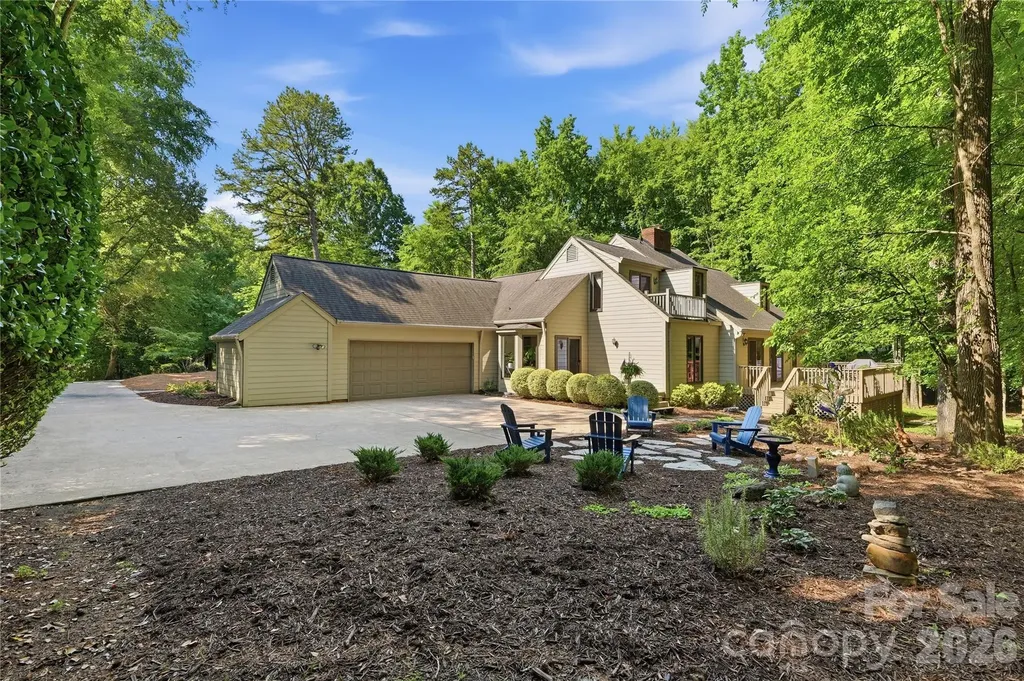 2402 Beaucatcher Lane Charlotte NC 28270