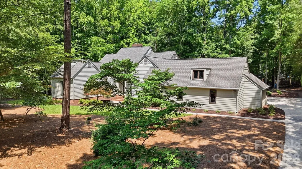 2402 Beaucatcher Lane Charlotte NC 28270