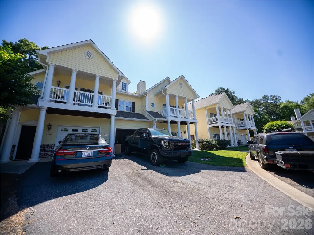 1392 21st Avenue NE Hickory NC 28601