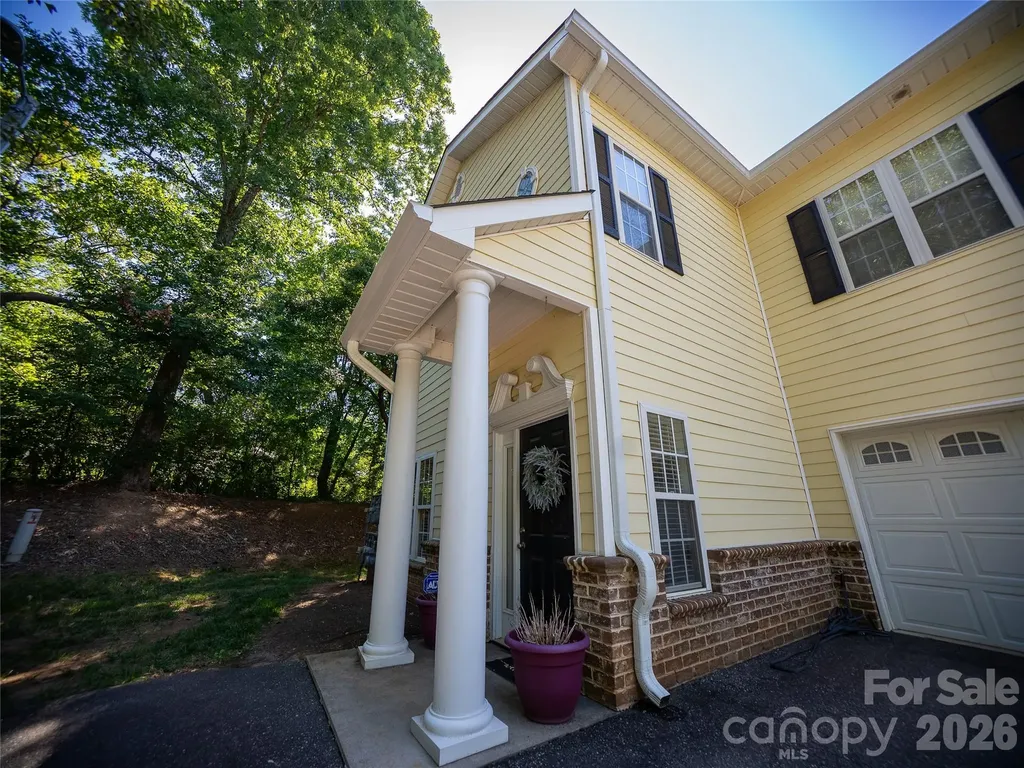 1392 21st Avenue NE Hickory NC 28601