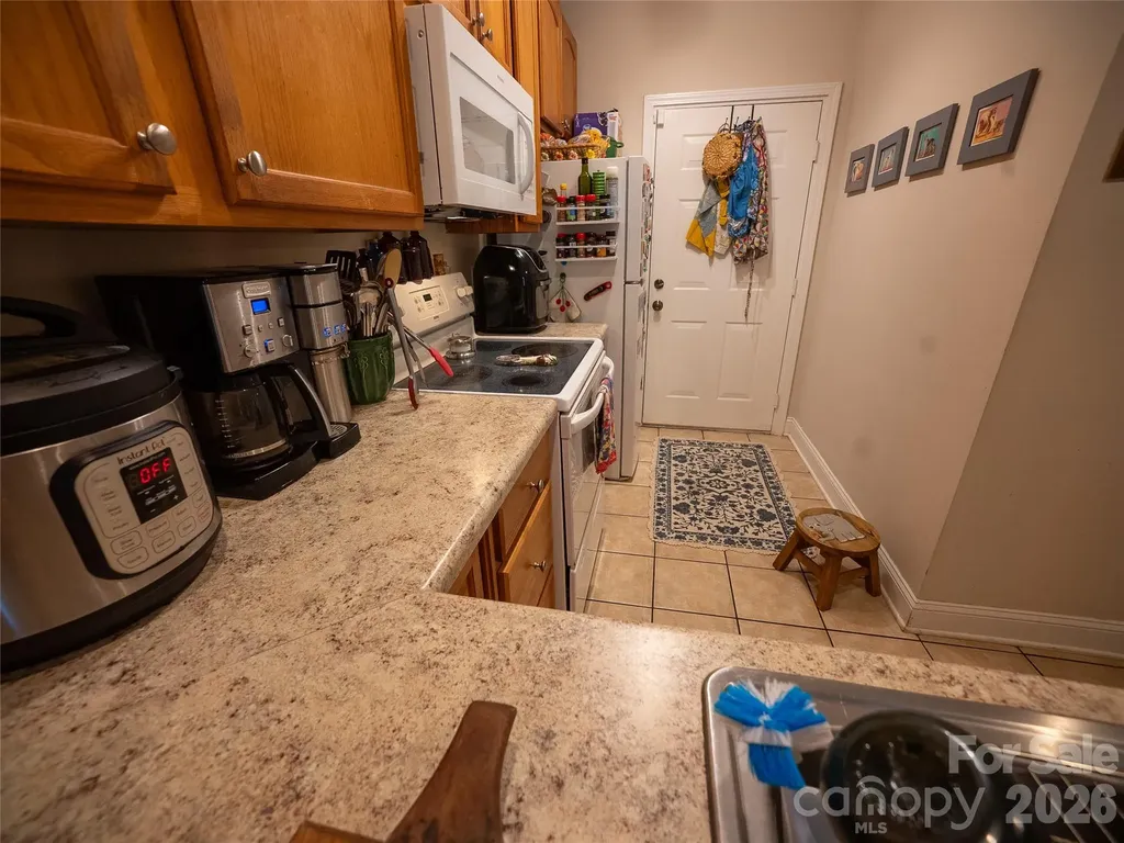 1392 21st Avenue NE Hickory NC 28601
