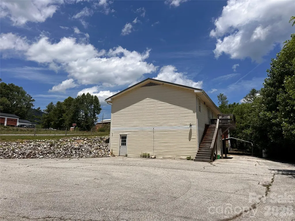 422 Us Highway 19e Highway Spruce Pine NC 28777