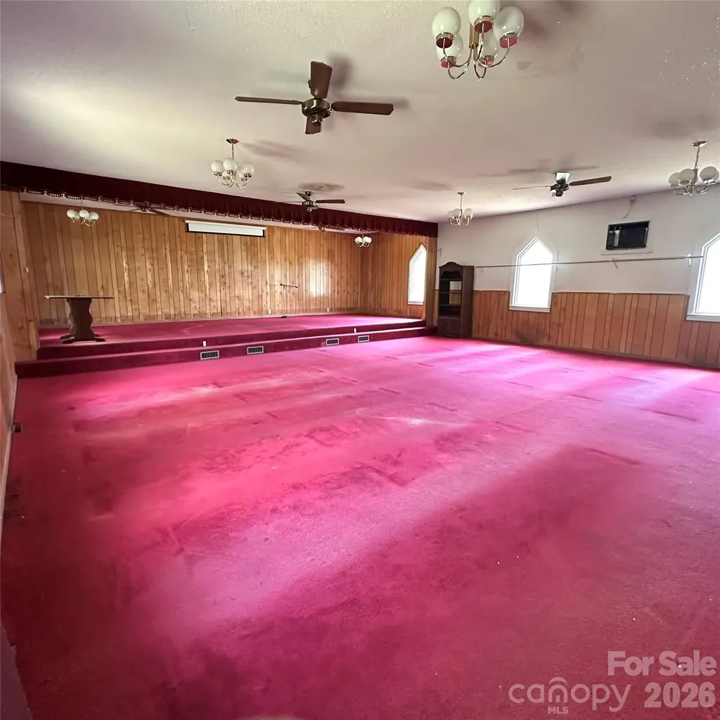 422 Us Highway 19e Highway Spruce Pine NC 28777