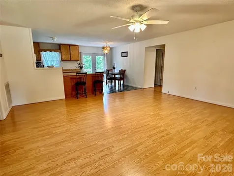 422 Us Highway 19e Highway Spruce Pine NC 28777