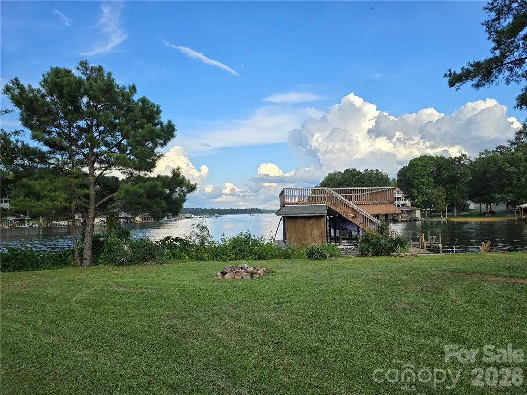 128 Curran Point Drive Norwood NC 28128