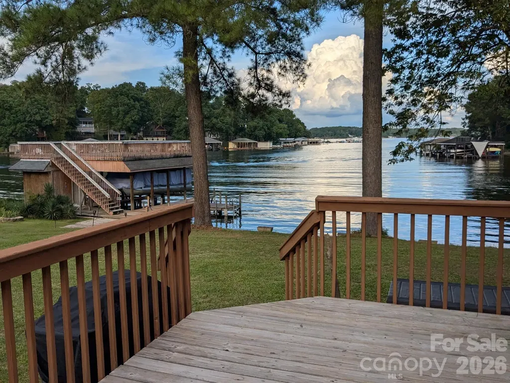 128 Curran Point Drive Norwood NC 28128