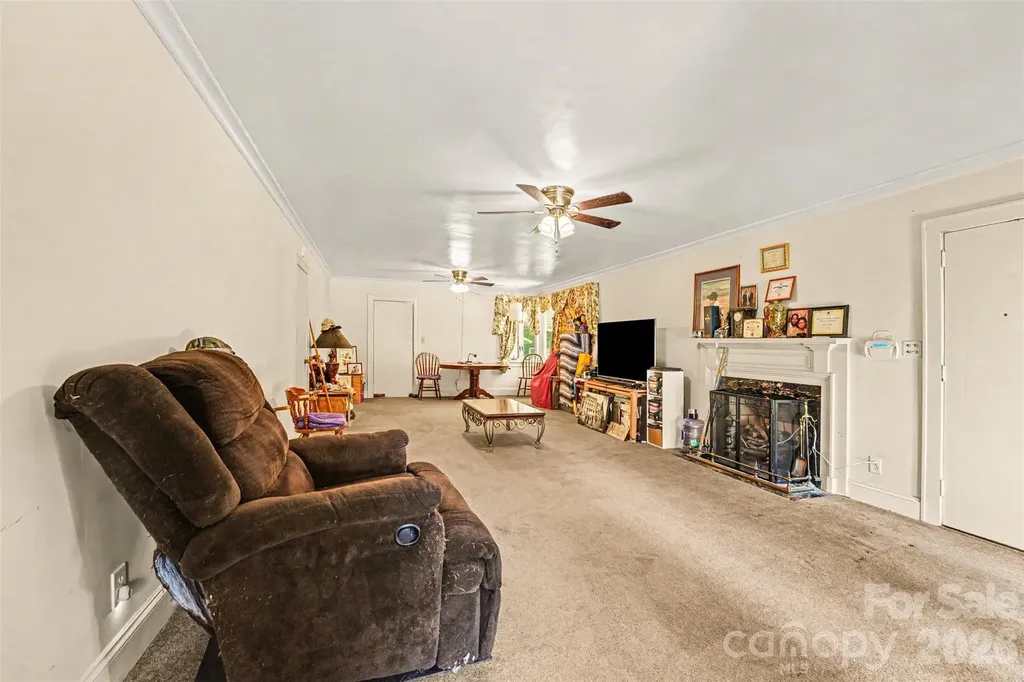 1612 Statesville Boulevard Salisbury NC 28144