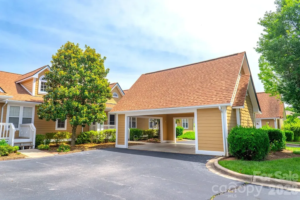 102 Rough Point Court Asheville NC 28806