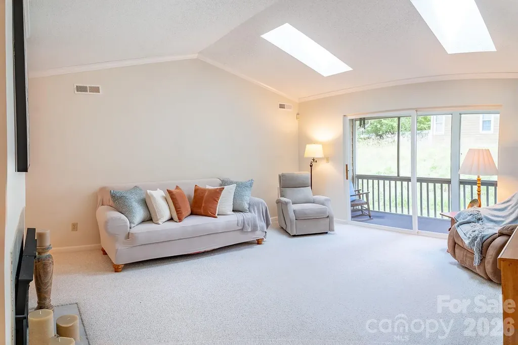 102 Rough Point Court Asheville NC 28806