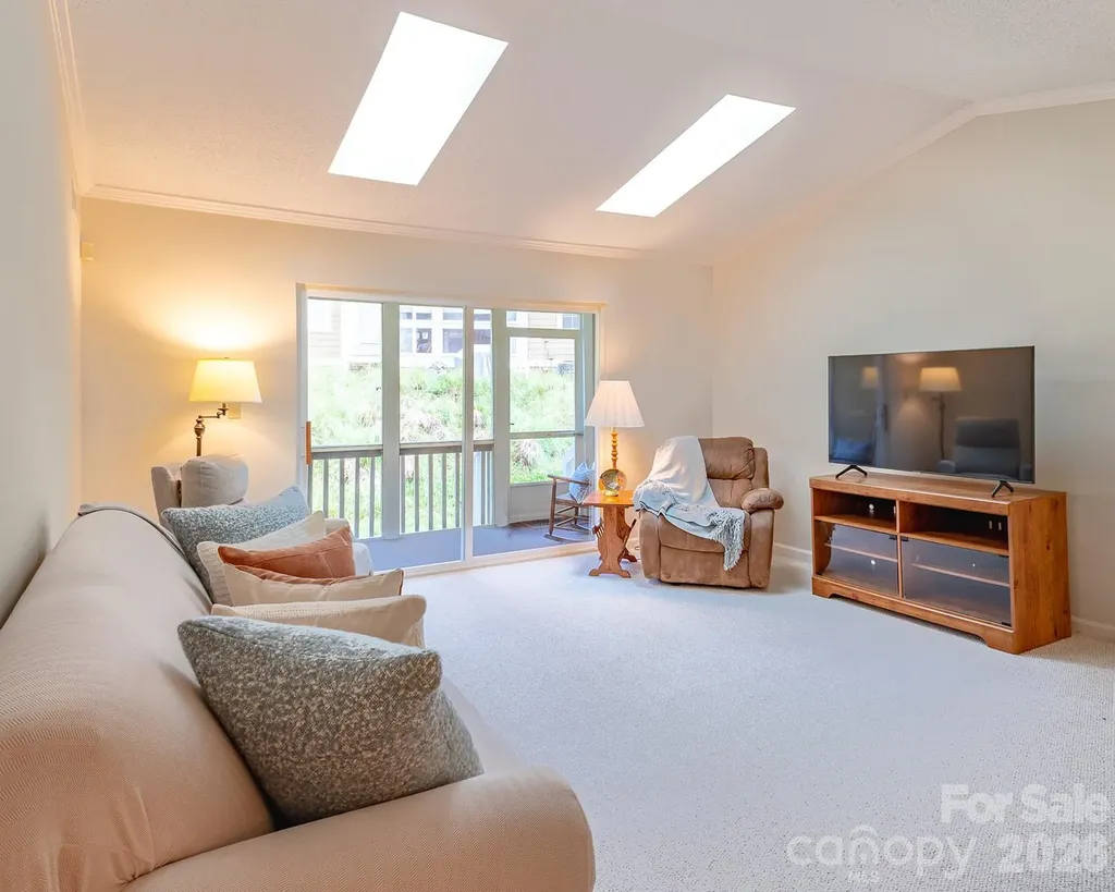 102 Rough Point Court Asheville NC 28806