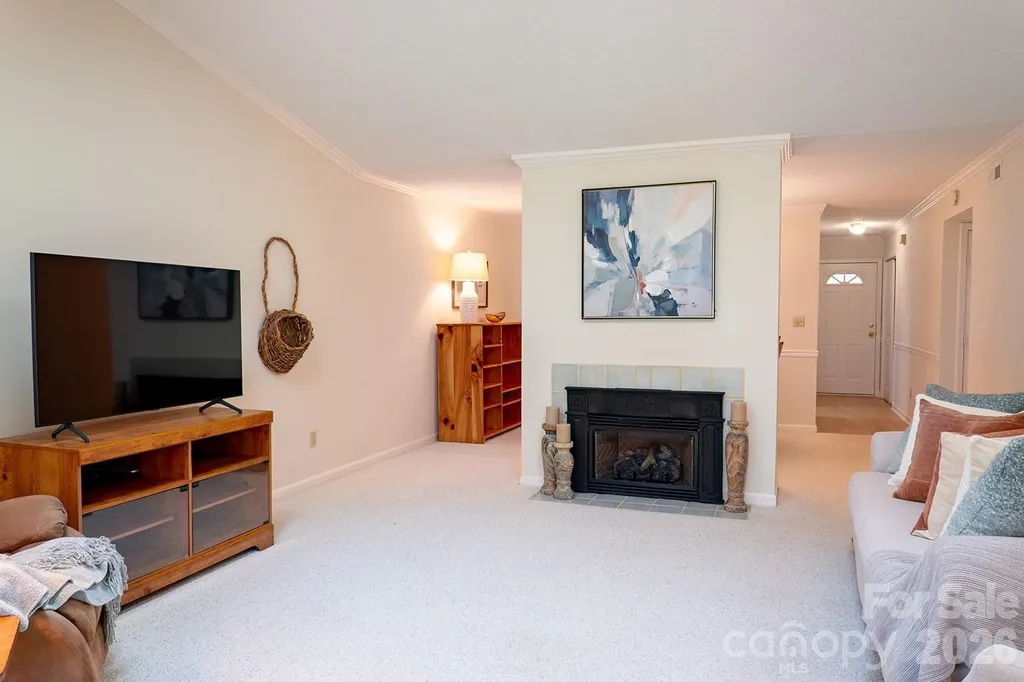 102 Rough Point Court Asheville NC 28806