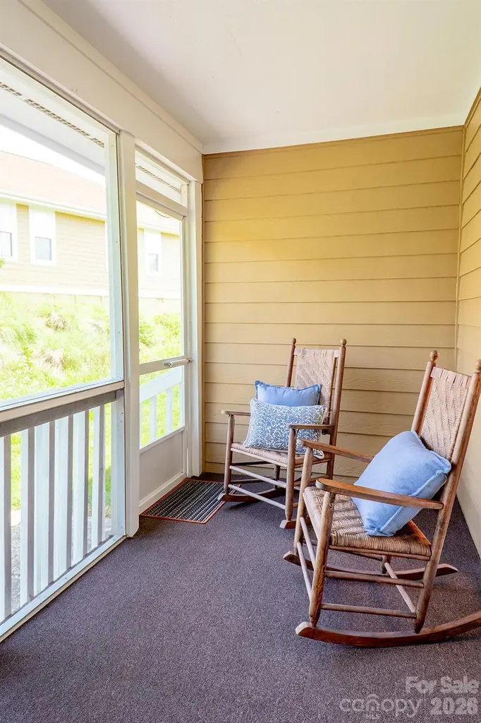 102 Rough Point Court Asheville NC 28806