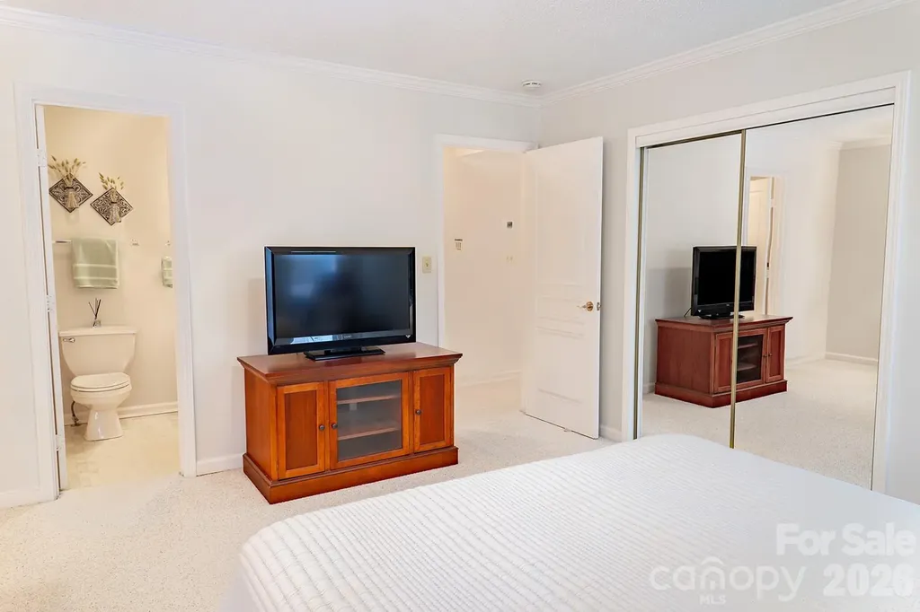 102 Rough Point Court Asheville NC 28806