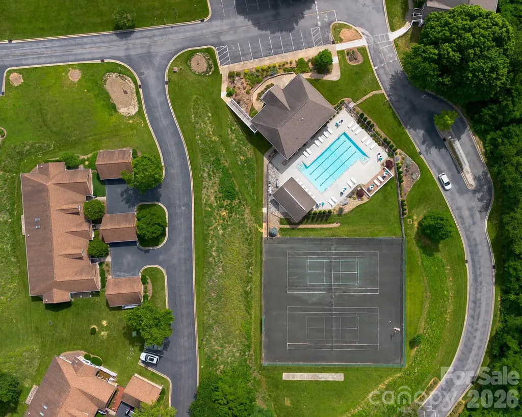 102 Rough Point Court Asheville NC 28806