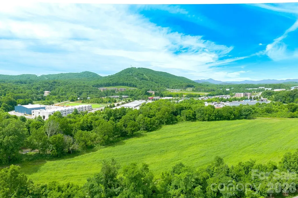 102 Rough Point Court Asheville NC 28806