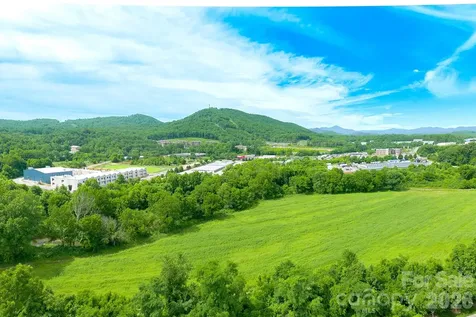 102 Rough Point Court Asheville NC 28806