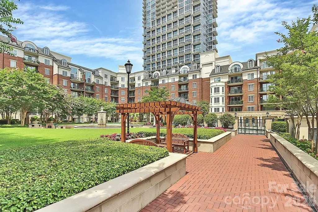 300 W 5th Street Charlotte NC 28202