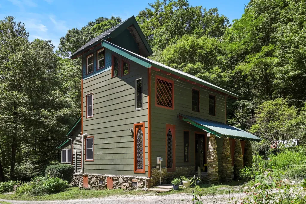 173 Camp Elliott Road Black Mountain NC 28711