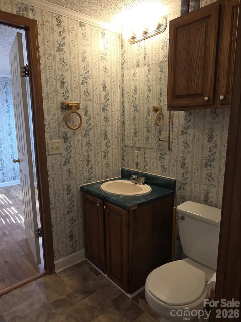 1395 Cape Hickory Road Hickory NC 28601