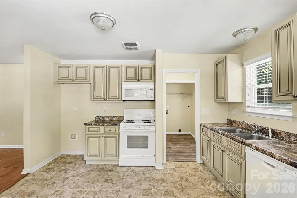 318 N Pryor Street Gastonia NC 28052
