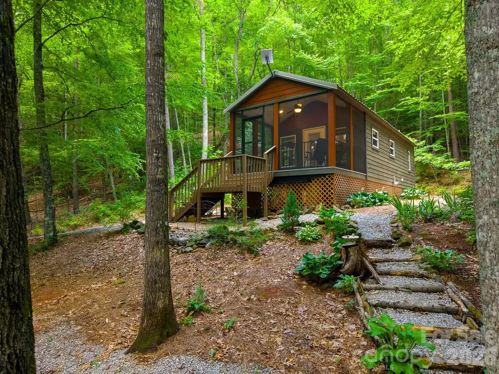 243 Jonquil Woods Road Franklin NC 28734