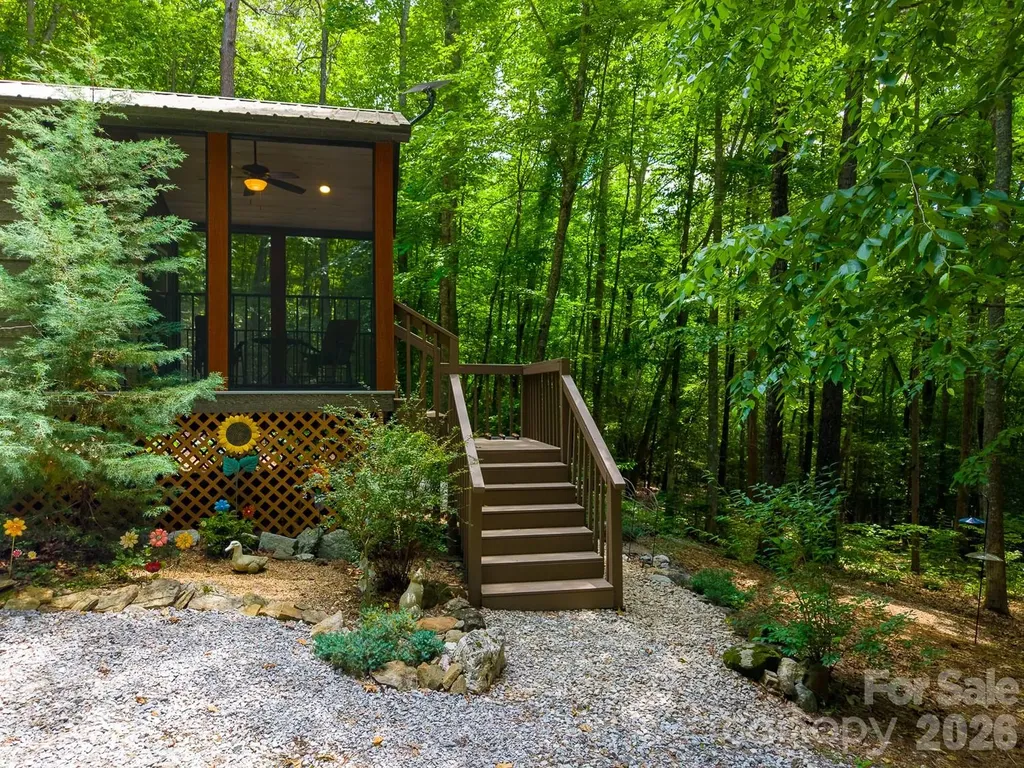 243 Jonquil Woods Road Franklin NC 28734