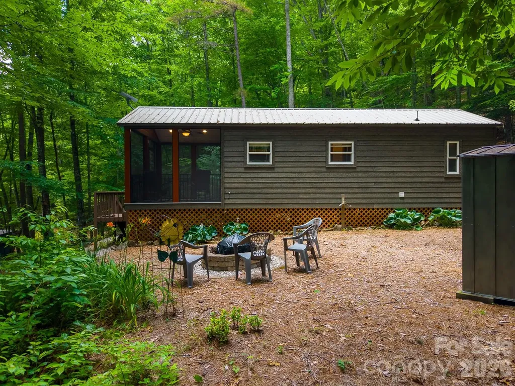243 Jonquil Woods Road Franklin NC 28734