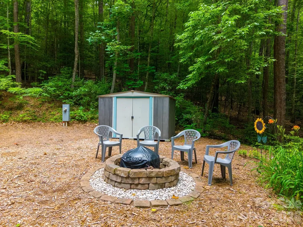 243 Jonquil Woods Road Franklin NC 28734