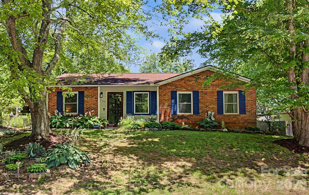 102 Wicklow Drive Asheville NC 28806