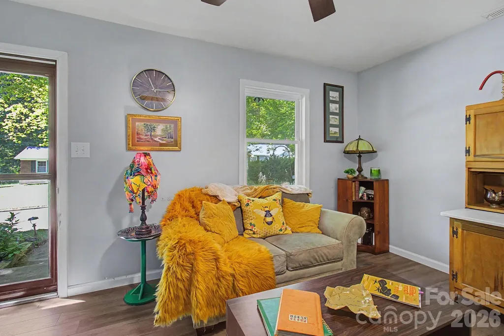 102 Wicklow Drive Asheville NC 28806