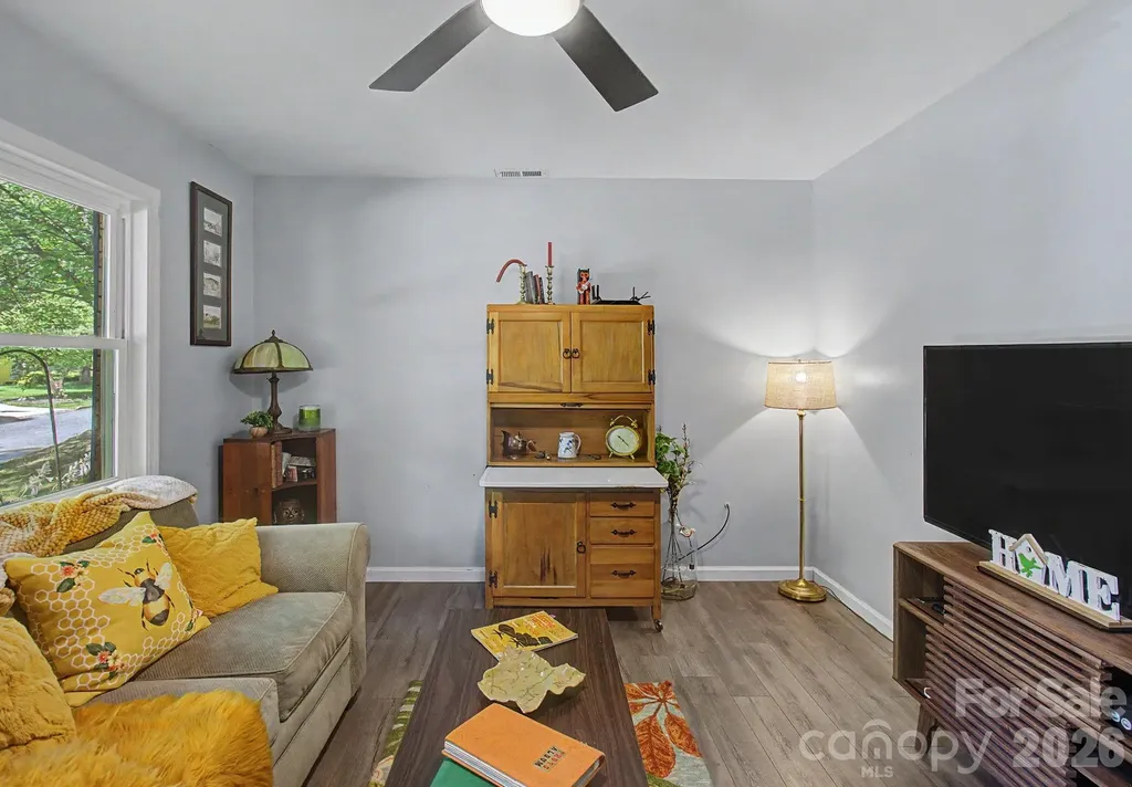 102 Wicklow Drive Asheville NC 28806