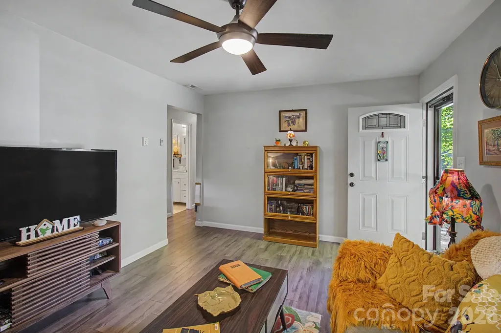 102 Wicklow Drive Asheville NC 28806