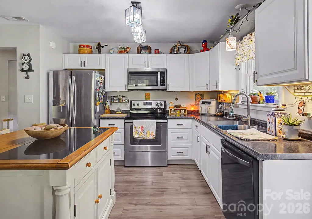 102 Wicklow Drive Asheville NC 28806