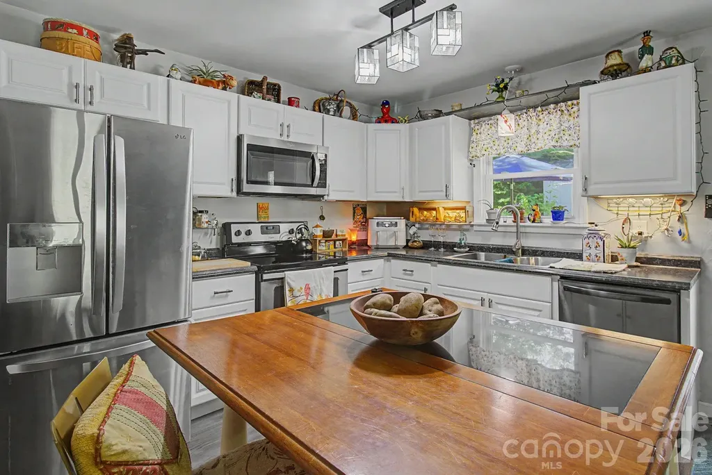 102 Wicklow Drive Asheville NC 28806