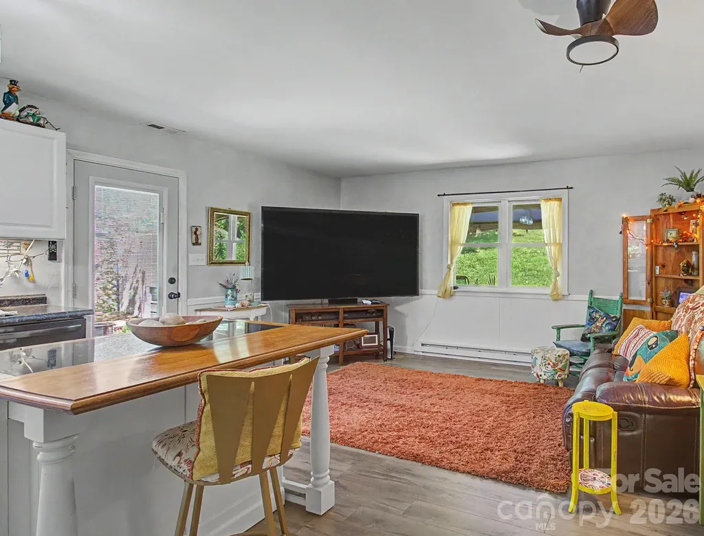 102 Wicklow Drive Asheville NC 28806