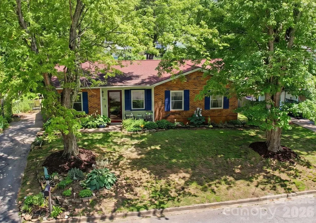 102 Wicklow Drive Asheville NC 28806